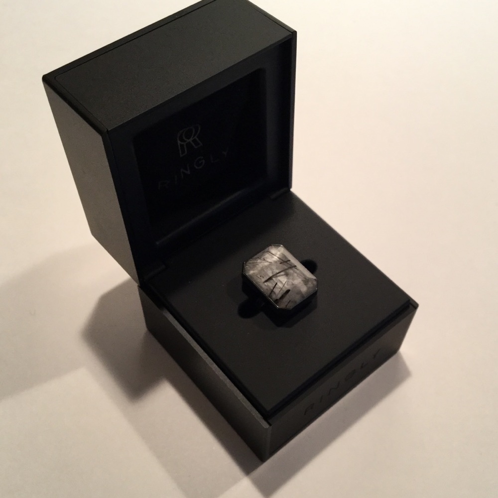 Ringly Dive Bar Quartz Notification Ring Size 7